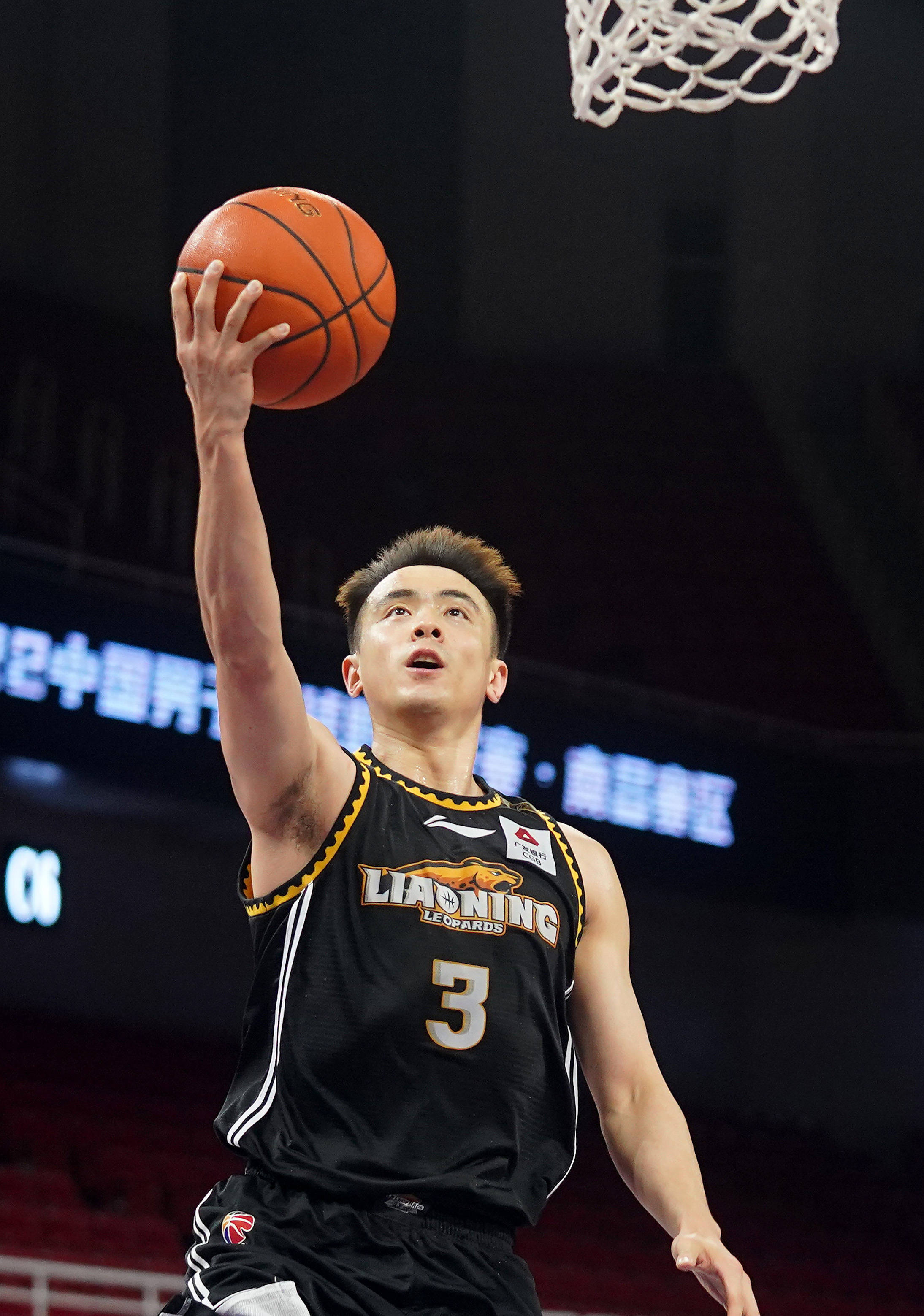 棒球季后赛，江南铁骑队与东海海豚队强势反弹，体能对抗拉满！年轻人站出来了(大连棒球俱乐部)