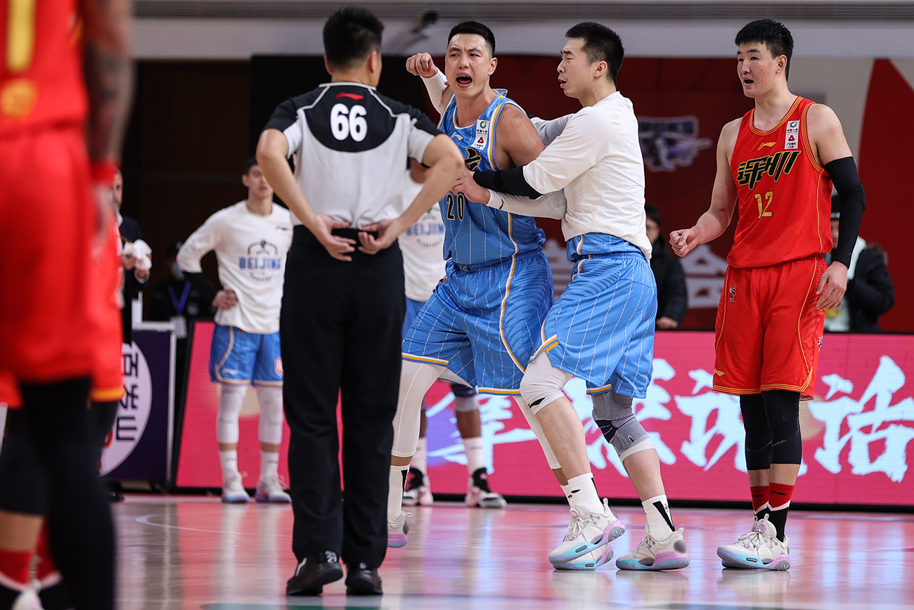 今夜CBA常规赛焦点战,布莱顿单刀错失,话题不断,医务组通报恢复的简单介绍 今夜CBA常规赛焦点战,布莱顿单刀错失,话题不断,医务组通报恢复的简单介绍