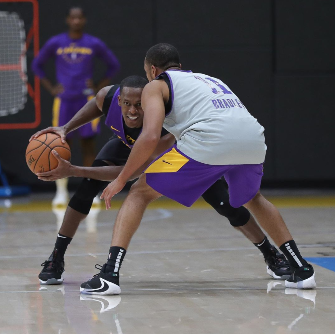 关于奥兰多魔术迎德甲关键赛；冲刺阶段再遭质疑；质疑声仍在；赛程密集仍需轮换的信息